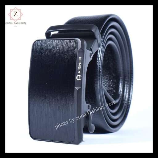 the black leather strap with a black strap