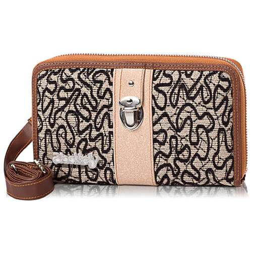 this bag is made from leather and has a zipper.