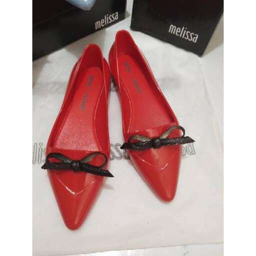 i'm not sure if i had a pair of red shoes.