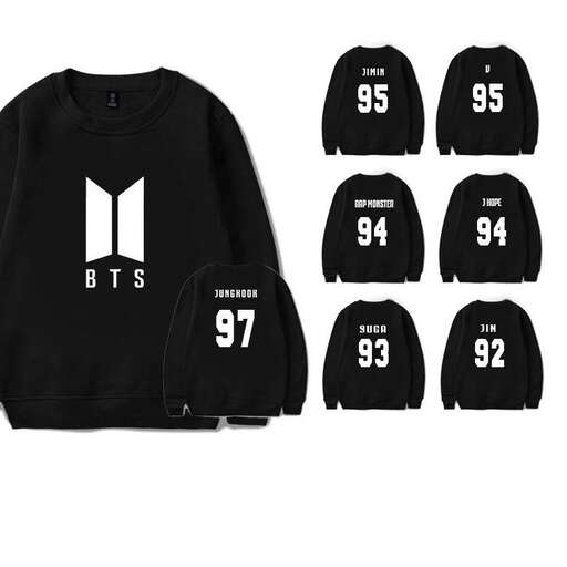 the sweatshirt is available in different colors.