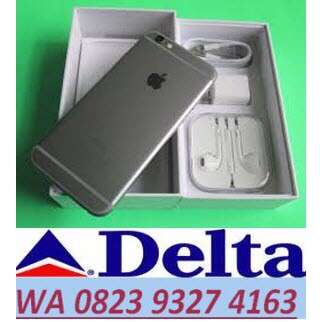 a picture of a cell phone in a box.