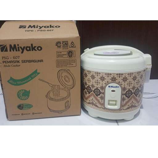 a toaster and a toaster are sitting on a table.