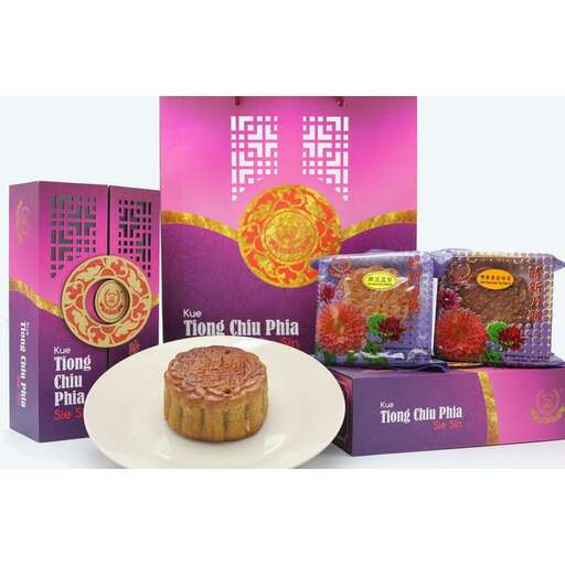 a cake in a box
