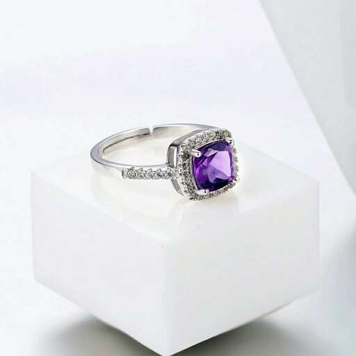 i'm not sure what this is but i love the purple color.