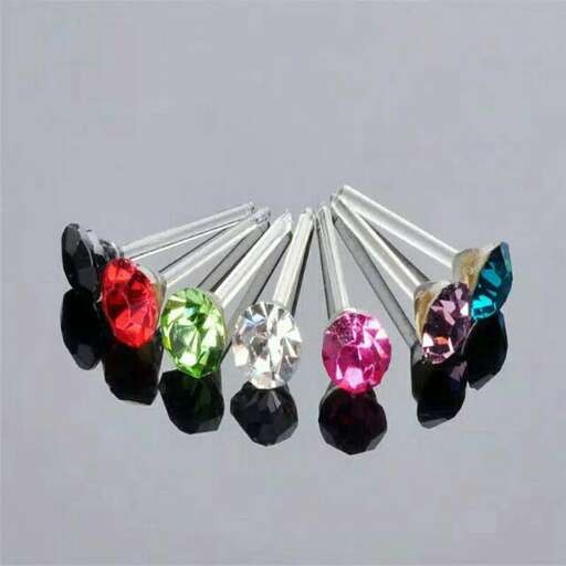 a pair of earrings with a pair of earrings