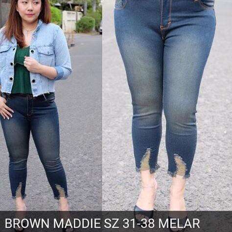 person, a girl who has been wearing a pair of jeans.