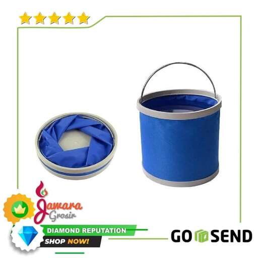 this is a blue bucket with a blue lid.