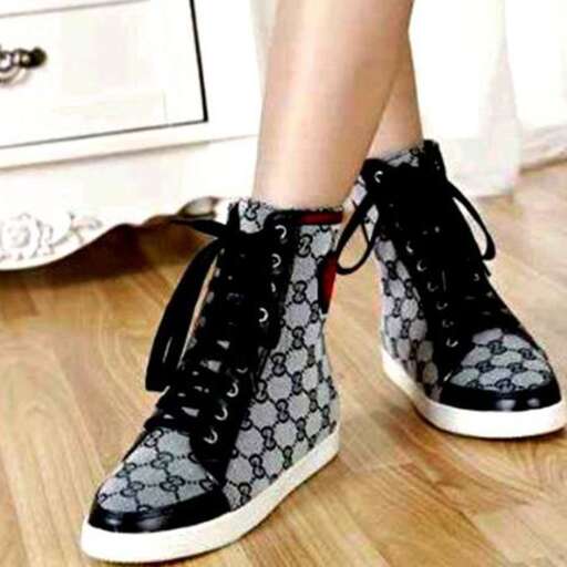 i'm not sure if i'm wearing these shoes.