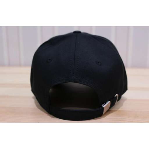 a black baseball cap with a strap.