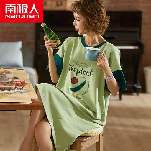 this is a cute sweater for women.