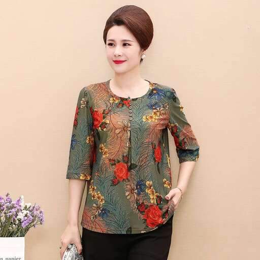 the shirt in the style of women
