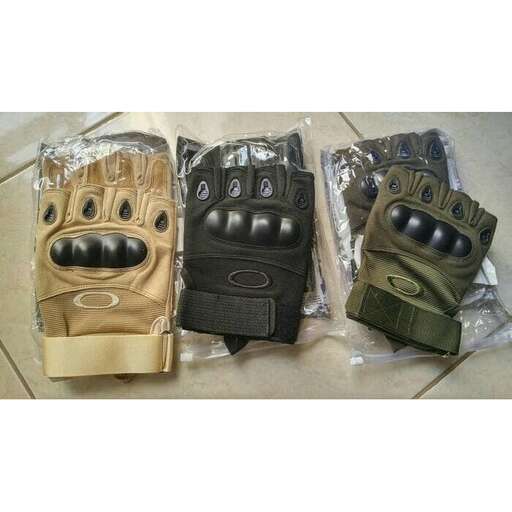 the gloves are made from recycled plastic.
