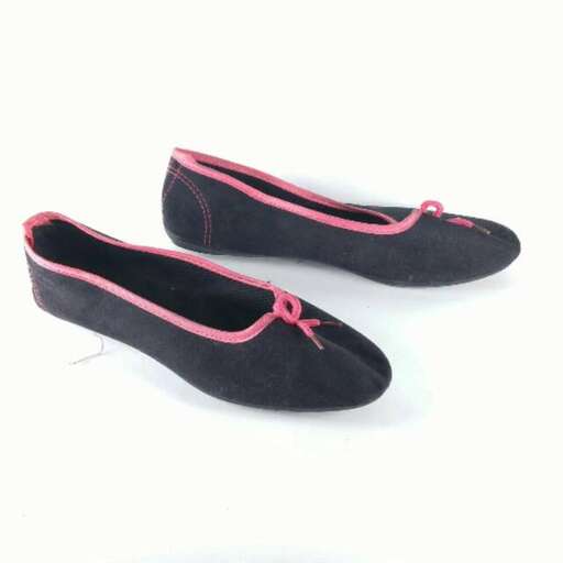 i have these shoes in black and pink.