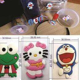 i made these cute little plastic toys for my son's birthday. i made them in a bag.