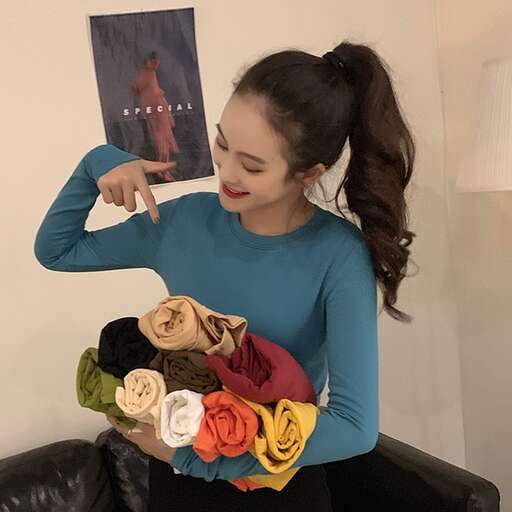 a girl with a bouquet of flowers
