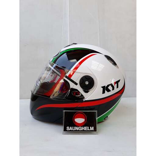 the helmet of the team
