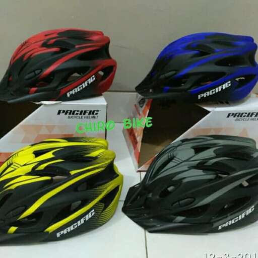 i'm not sure what these helmets are for, but i'm not sure if they are in black or yellow.