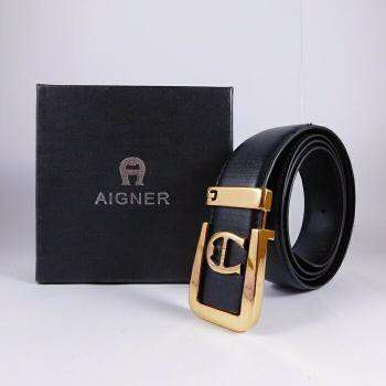 leather belt in black leather with a gold buckle