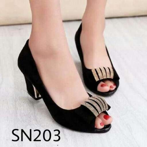 i'm not sure about the shoes but i love the black and gold.
