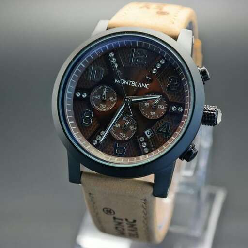 the watch of person, via photo sharing website