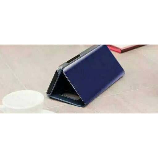 use a plastic lid to clean the floor.