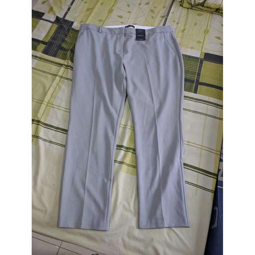 the trousers are in the same color.