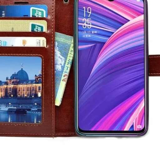 a case that has a picture of a cell phone on it.
