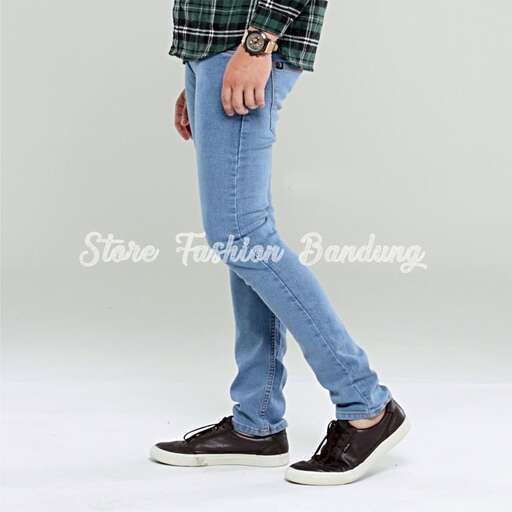 jeans with a plaid shirt